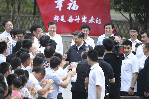 1566803381131883.jpg 習近平到潭頭村看望老區(qū)群眾